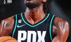 开云体育官网-开拓者遭遇灰熊逆转，利拉德空砍38分