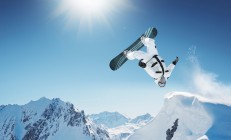 开云体育入口-欧冠淘汰赛之夜跨界对决，独行侠压哨绝杀北京队，篮球激情点燃欧洲足球盛宴