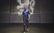 开云体育官方网站-巴黎对阵国际米兰，阿克的无解防守，比赛唯一的确定性