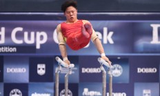 开云APP-墨西哥体操选手优雅出场，舞动空中
