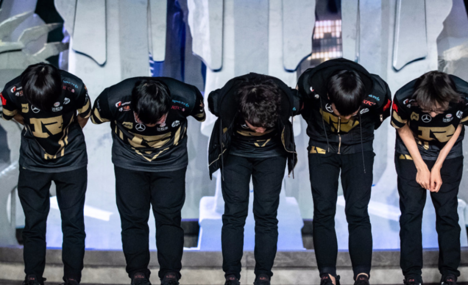 RNG血洗HLE,Hanssama打出惊人五杀峡谷大战四强赛,引爆全场热议 RNG血洗HLE,Hanssama打出惊人五杀峡谷大战四强赛,引爆全场热议