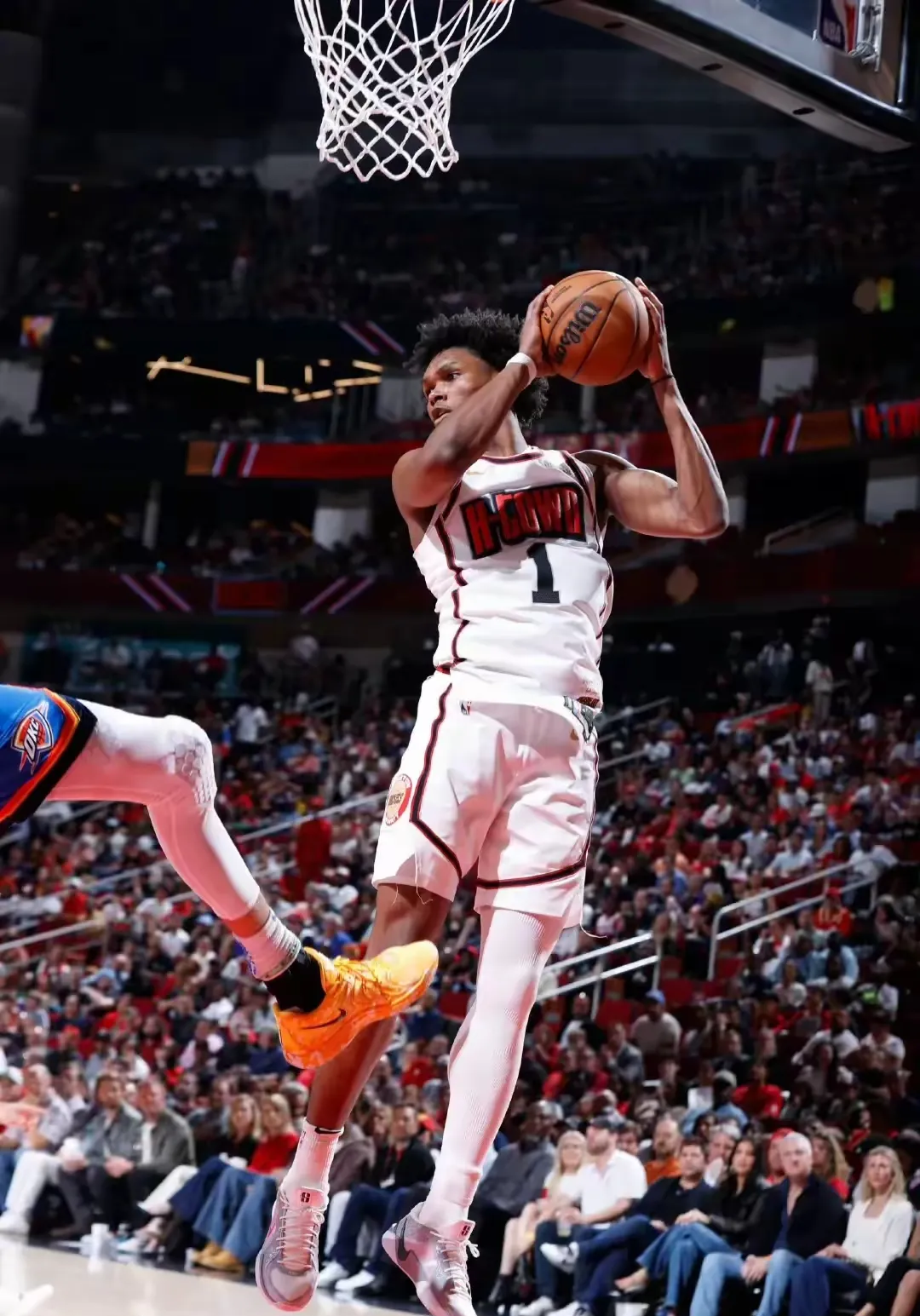 火箭击败勇士，哈登30+10双响