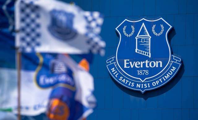 曼城大胜埃弗顿，提前锁定英超冠军