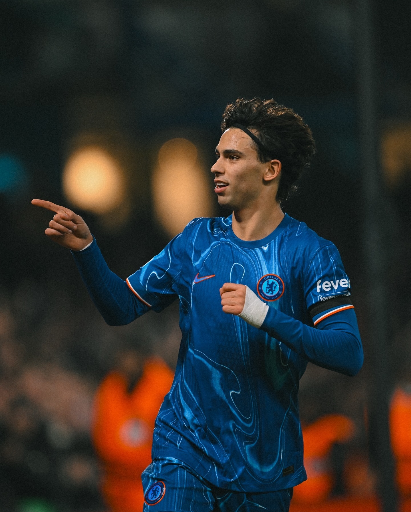 切尔西战胜科沃德大学，卫冕冠军取得胜利