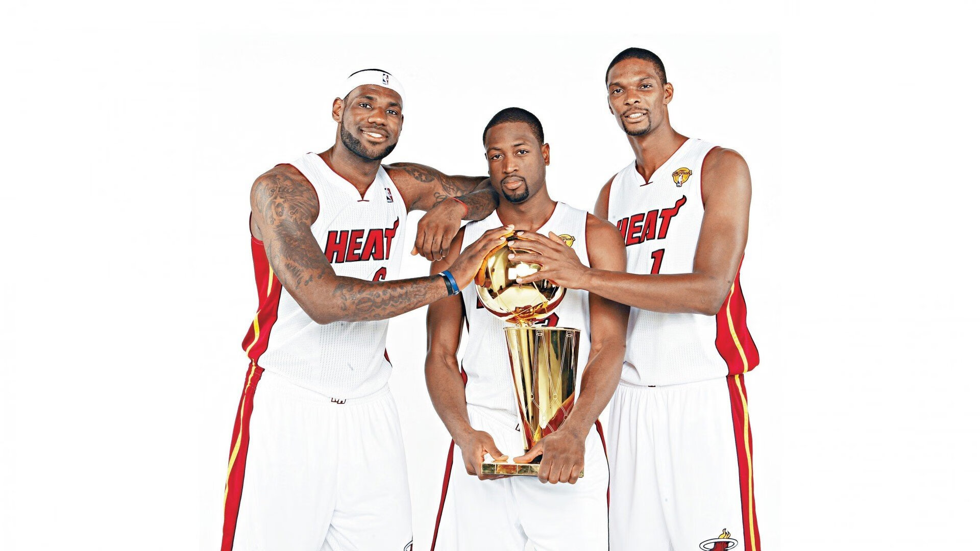 另一片战场，骑士的钢铁洪流与东契奇的孤星闪耀