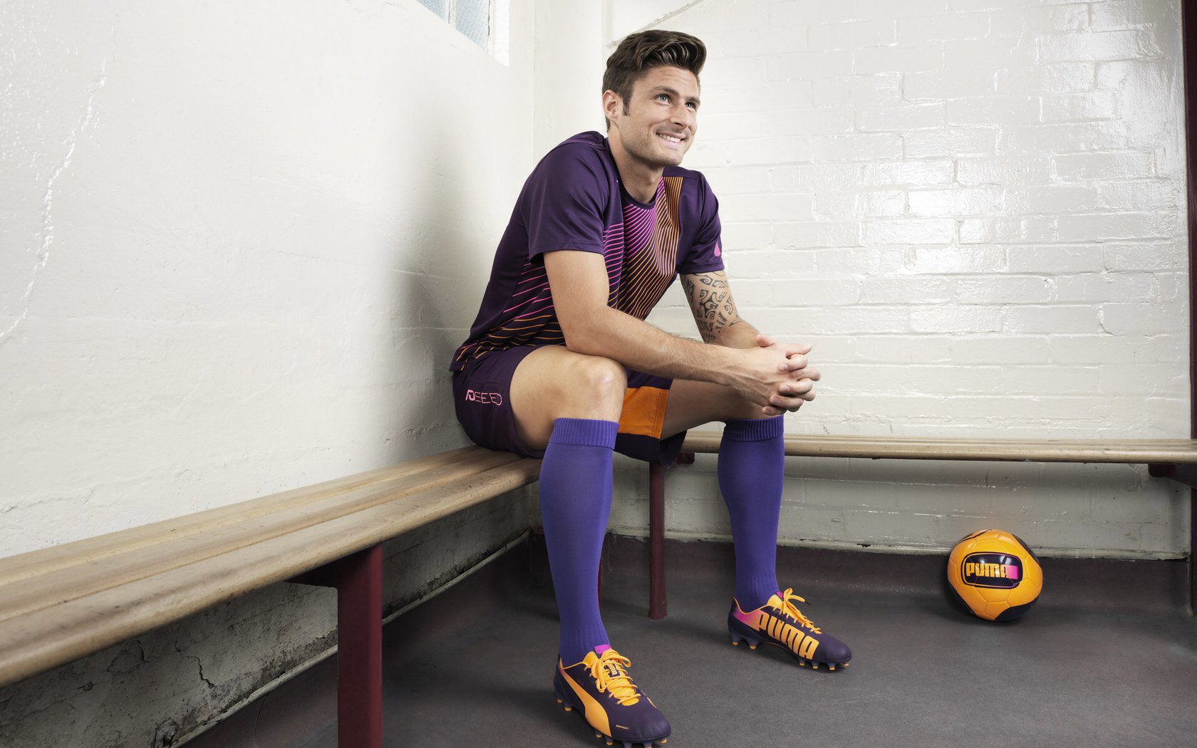 绿茵无常，从意甲焦点战的硝烟到洪都拉斯决胜局的冷箭