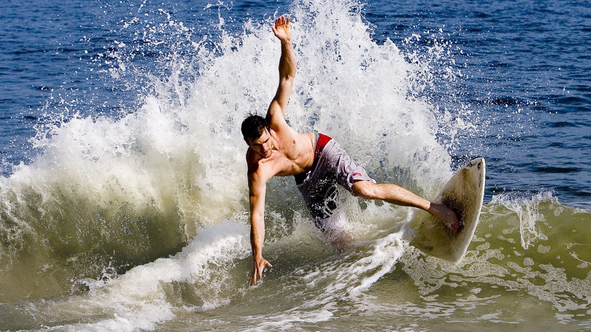 东方巨龙觉醒！王哲林轰下生涯最高38分，篮网历经加时险胜雄鹿